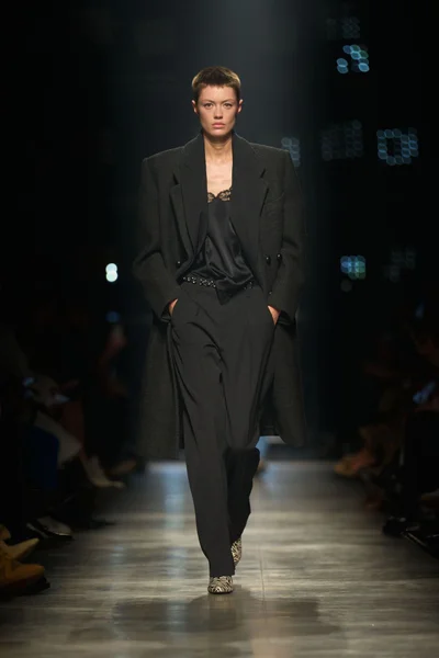 Look 39